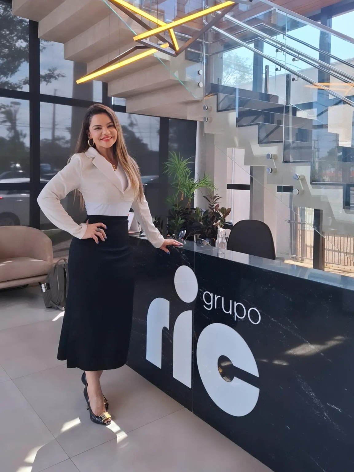 Simone Sonego em ambiente profissional